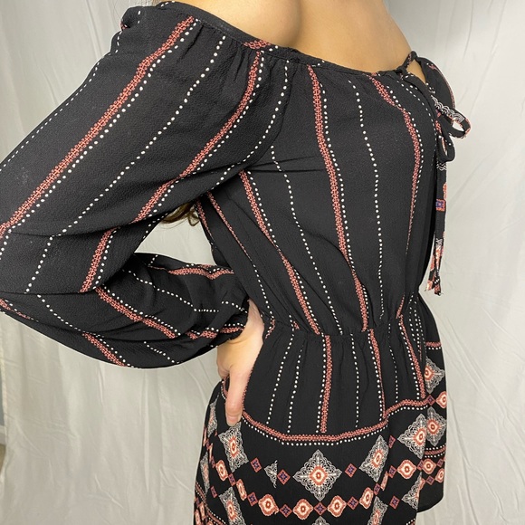 BLACK ROMPER (LONG-SLEEVED) - Picture 4 of 8